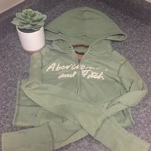 Women’s Abercrombie & Fitch Sweater